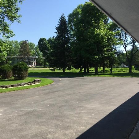 Nightshade Inn & Gardens Camillus Luaran gambar
