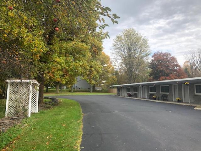 Nightshade Inn & Gardens Camillus Luaran gambar