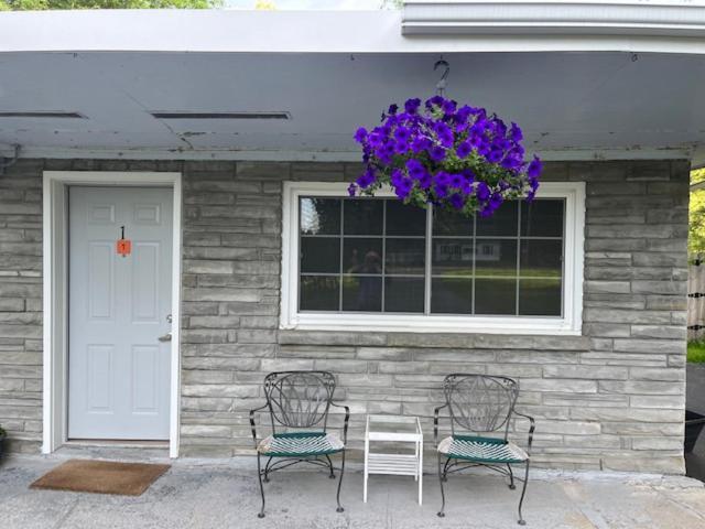 Nightshade Inn & Gardens Camillus Luaran gambar